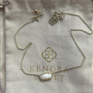 Kendra Scott Elisa Pendant Necklace in Ivory
